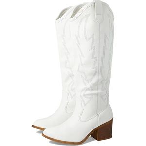 Dirty laundry - like new white cowboy boots size 7 wide calf